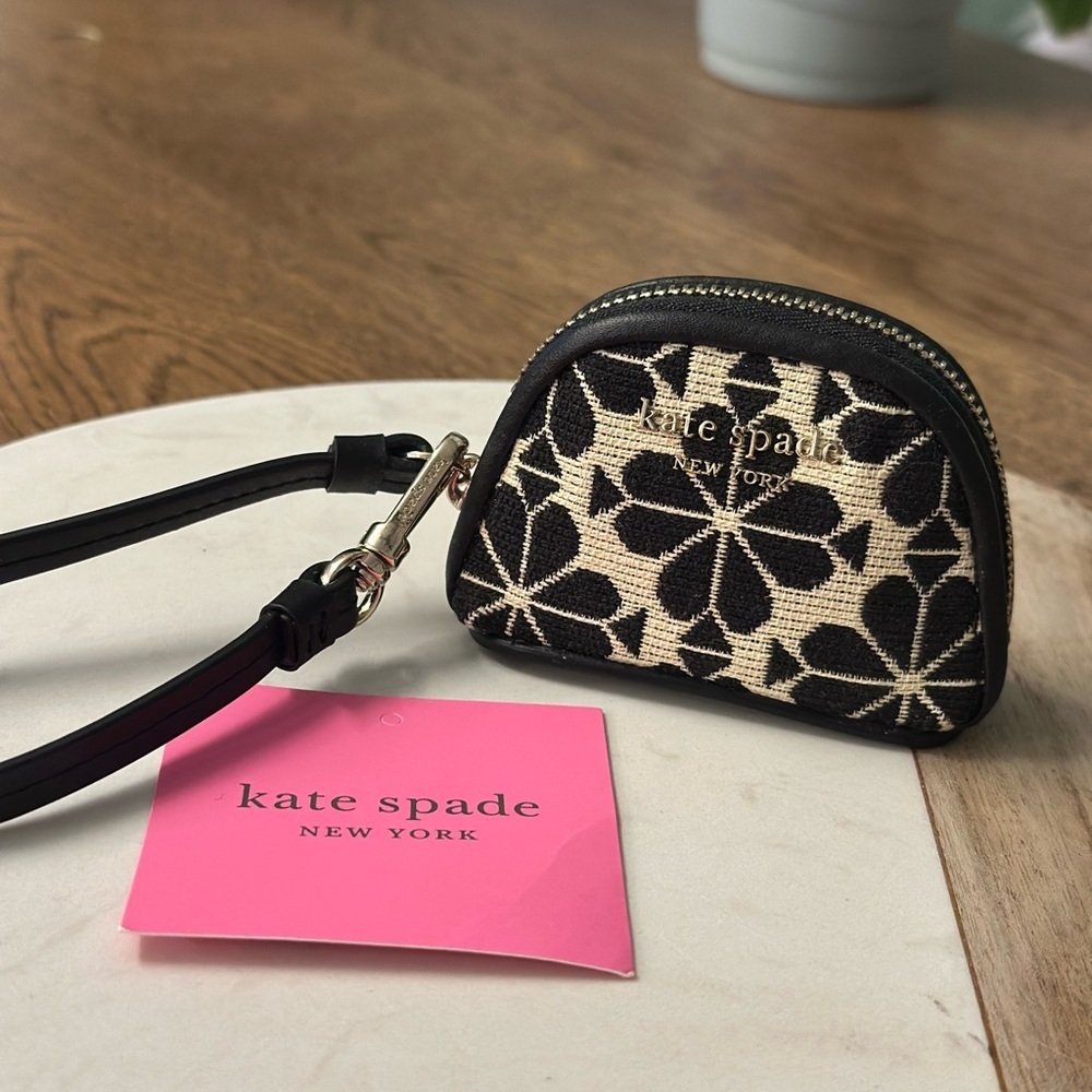 NWT! NEW! Kate Spade Flower Jacquard Airpods/airpods Pro Case -Cream Multi